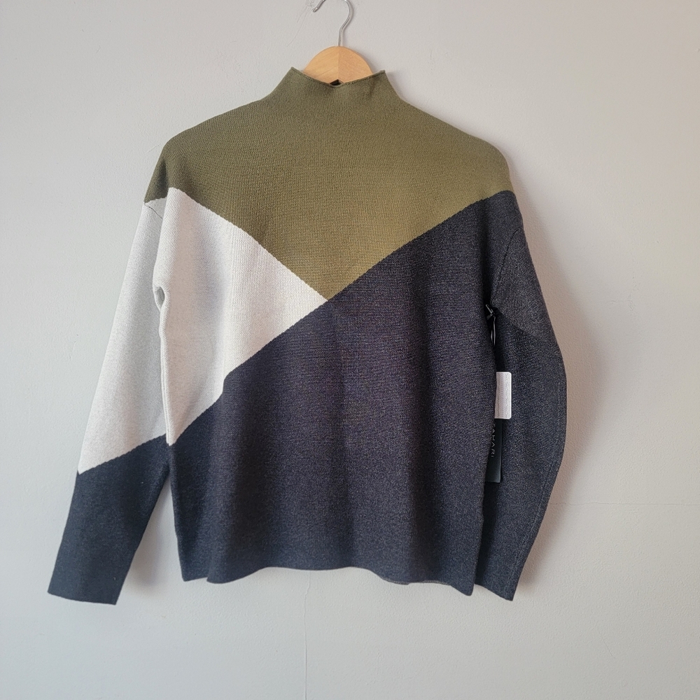Tahari Women's Turtleneck Sweater - Olive, White, and Black Size M NWT